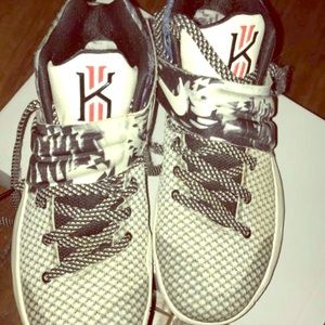 Men’s size 8 Kyries